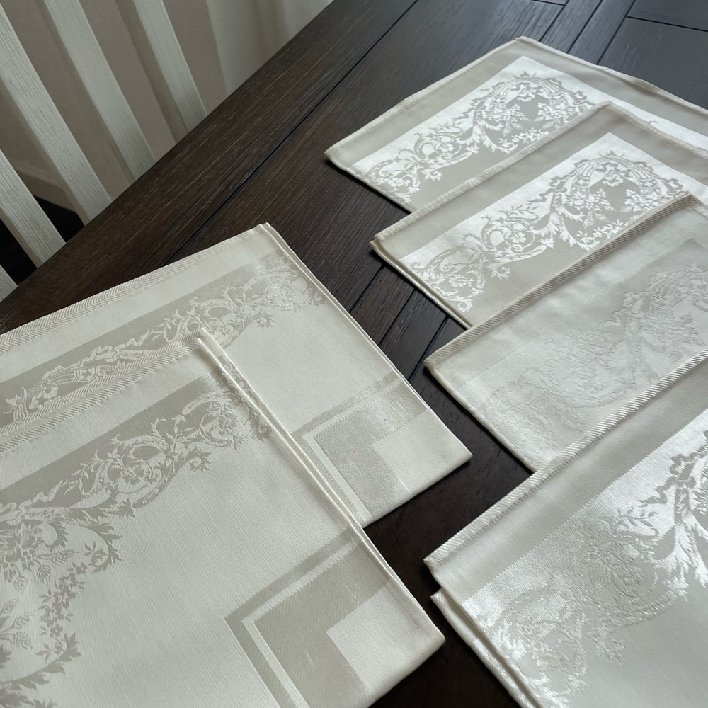 Elegant Cream Damask Napkins (6) 18” sq